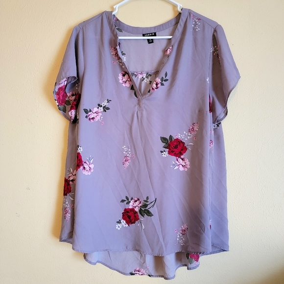 Torrid Short Sleeve Floral Blouse V-neck - Picture 1 of 7